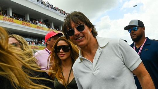 Shakira e Tom Cruise: cantora precisaria se converter à cientologia para namorar o ator? Entenda