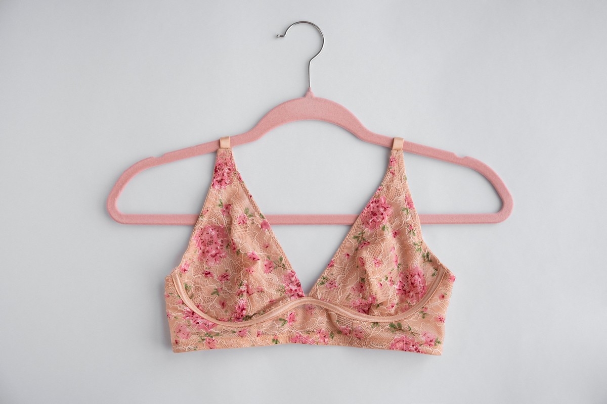 OMHOMETY Lot de 2 cintres pour soutien-gorge, placard, débardeur, en métal robuste pour économiser de l'espace, porte-soutien-gorge de sport, organiseurs de placard et rangement, noir