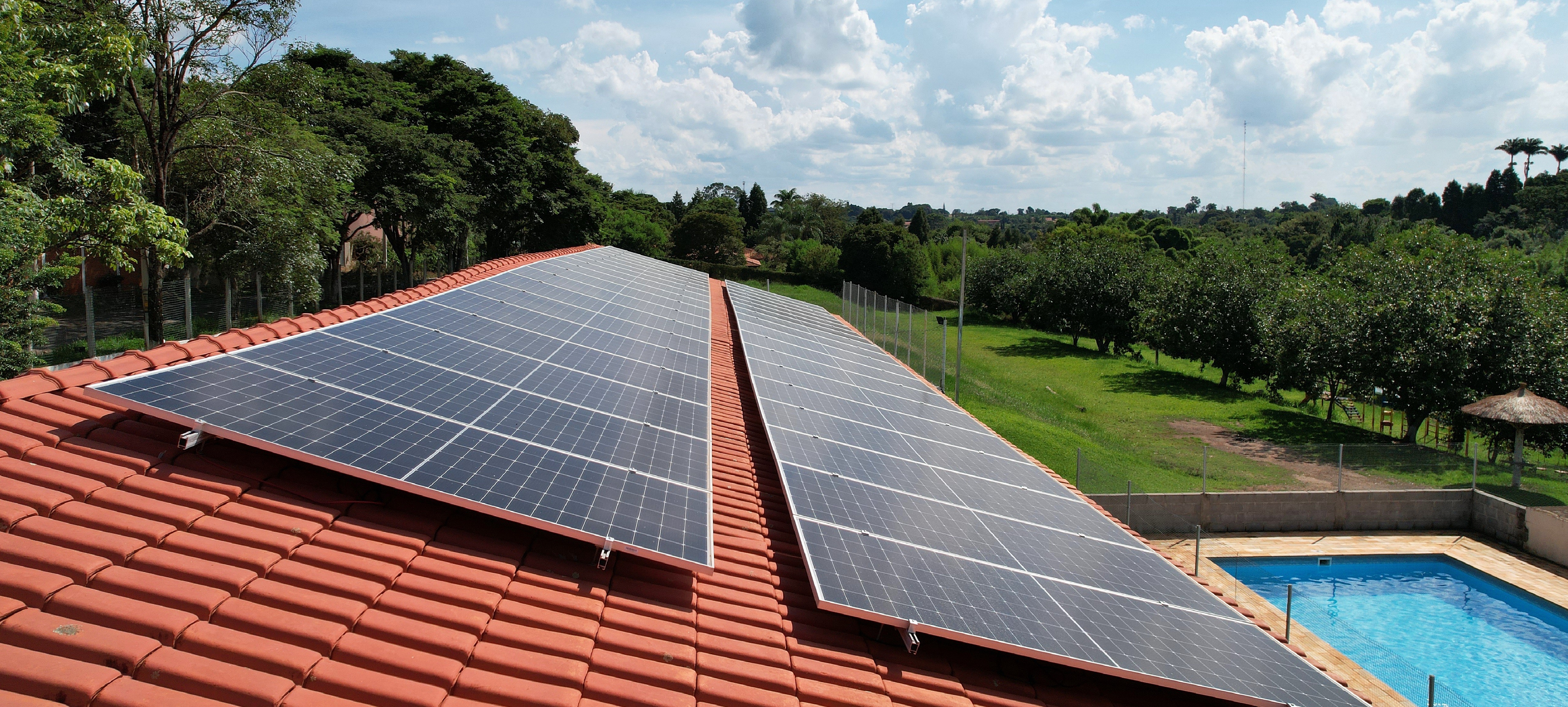 Energia solar: brasileiros já instalam "uma Itaipu" por ano em telhados