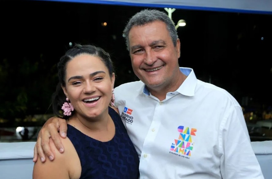 O ministro Rui Costa e a sua esposa, Aline Peixoto