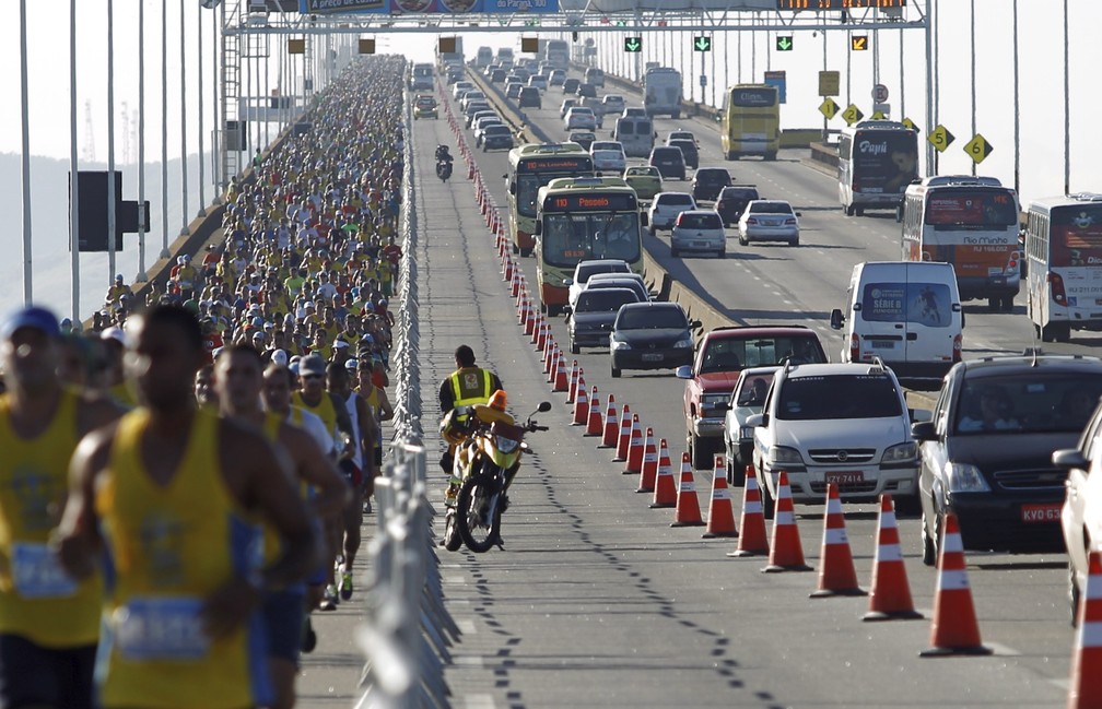 Desafio da Ponte em 2012: prova na maior ponte do Hemisfério Sul — Foto: Marcelo Piu