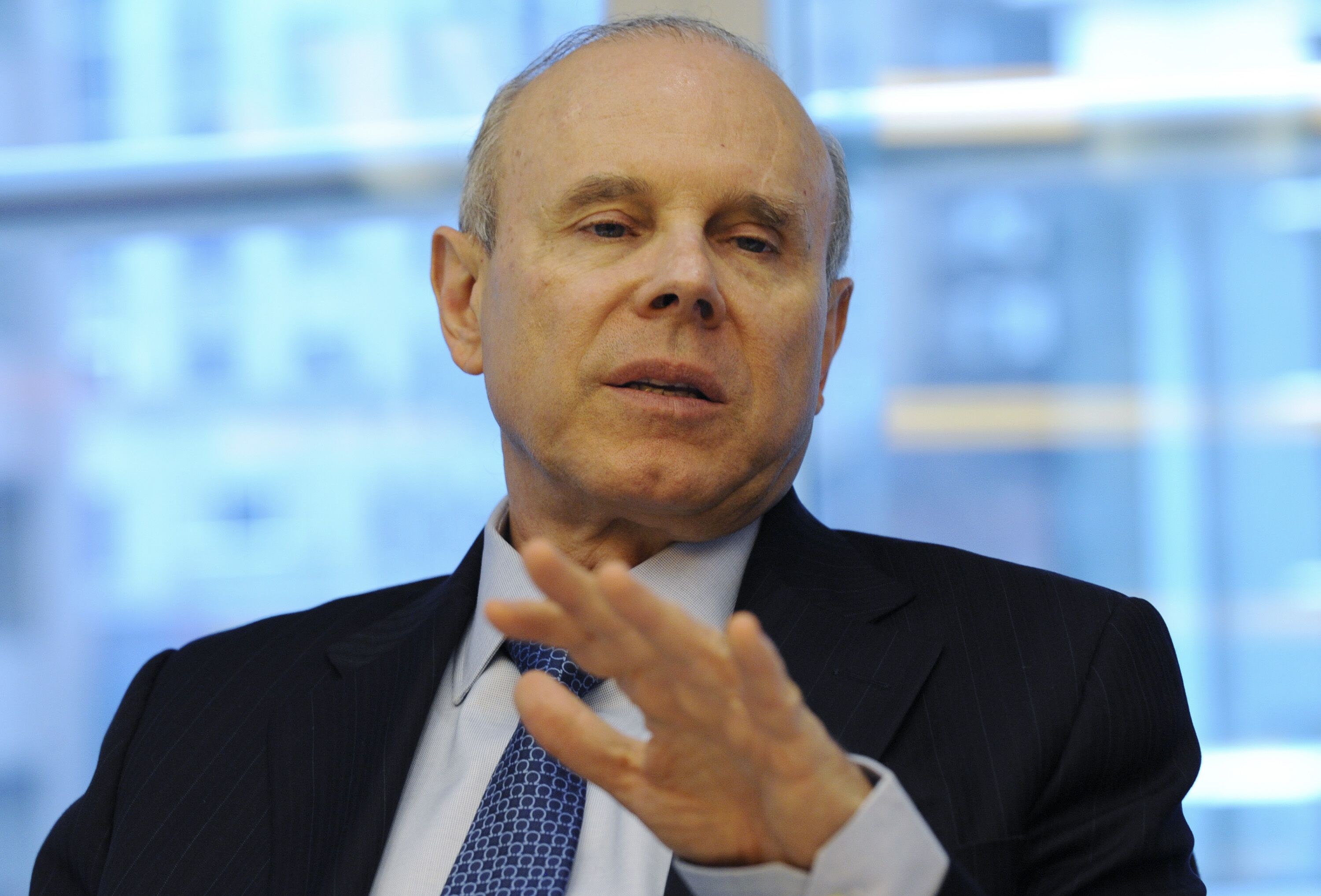 A 'receita' de Mantega para o Lula 4 em grupo de zap com economistas e petistas