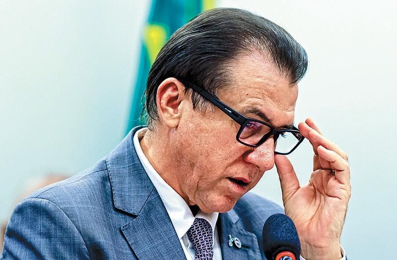 Governo lança medidas contra assédio eleitoral;  Justiça do Trabalho manda Meta retirar publicações de redes