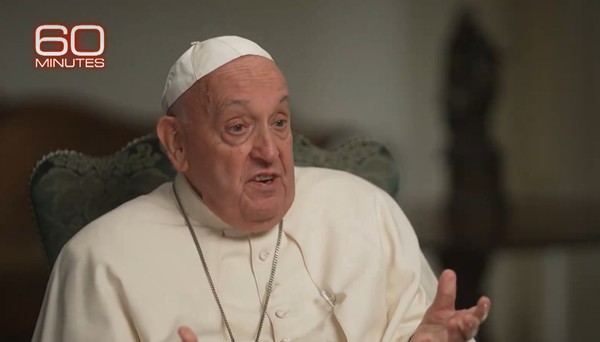 Papa Francisco diz que críticos conservadores têm 'atitude suicida'