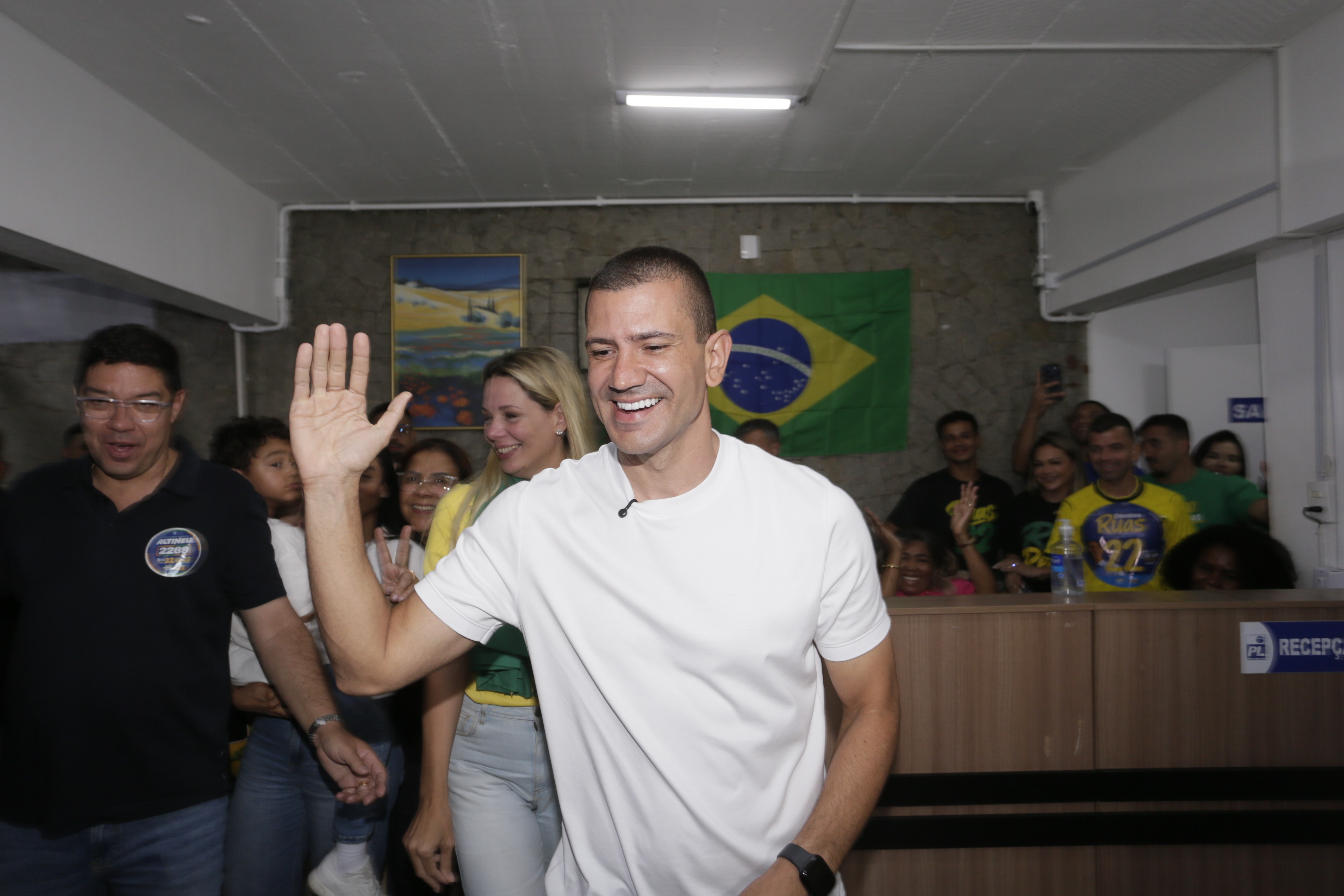 Image for Da retomada de territórios a escolas cívico-militares: 63 promessas de Douglas Ruas, governador virtualmente eleito do Rio