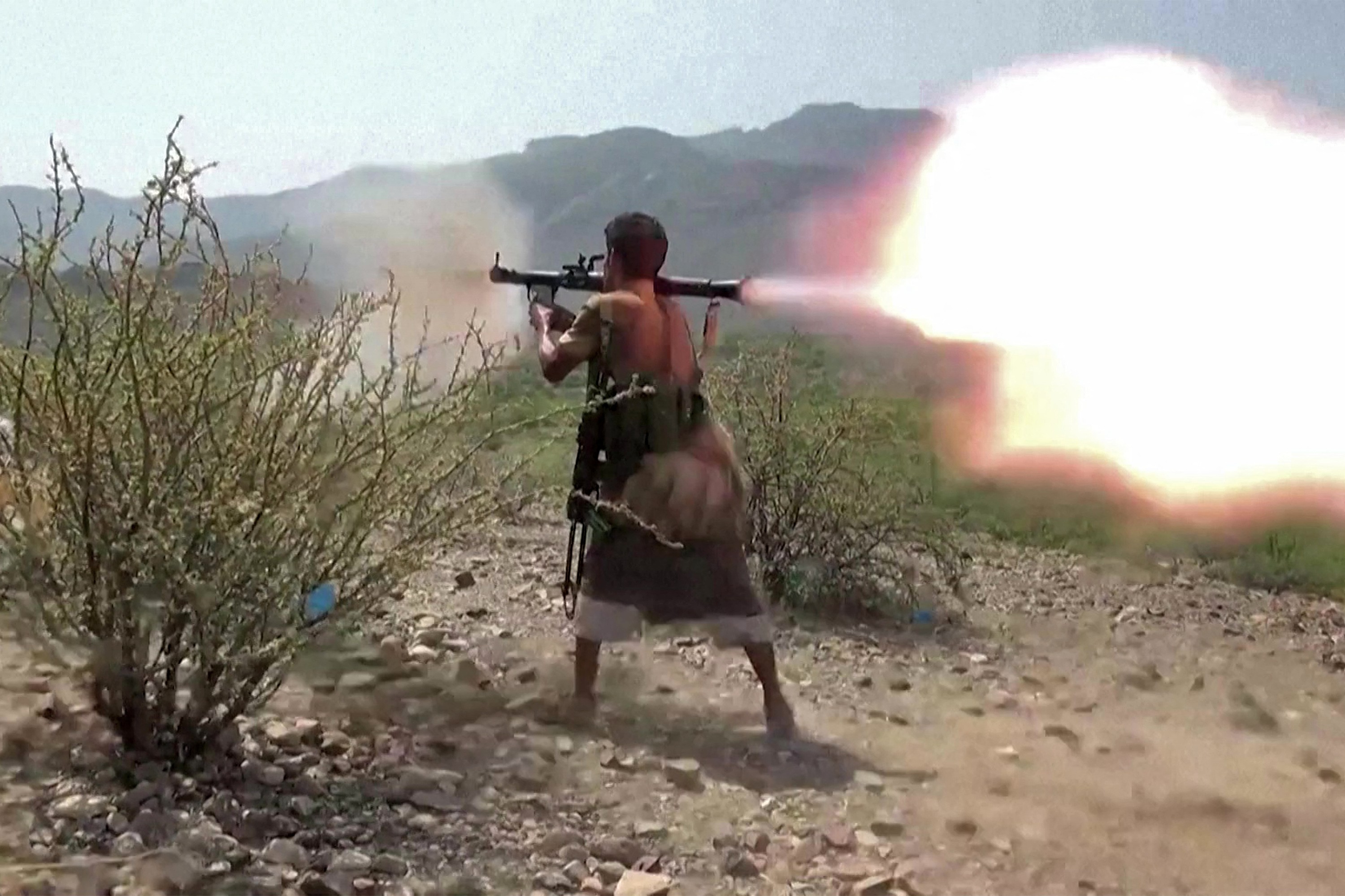 Houthis denunciam 40 bombardeios da Arábia Saudita contra o Iêmen; aliado de Riad ameaça ativar acordo de defesa coletiva - Foto