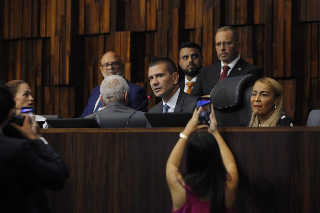 TJ tende a anular eleição relâmpago na Alerj e manter desembargador no governo do Rio