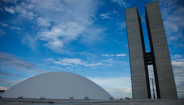 Minirreforma eleitoral pode levar Brasil a ter o maior mandato de senador