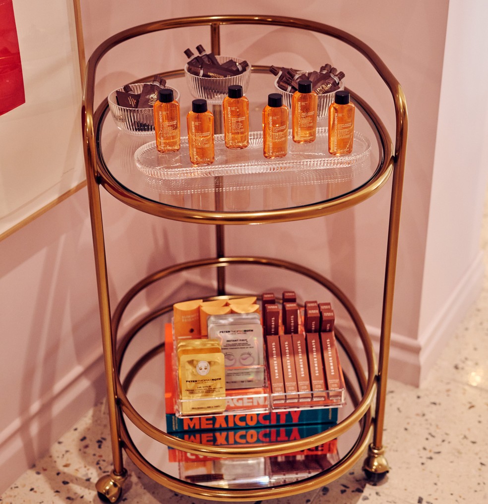Produtos de beleza de cortesia no terminal privado da PS no Aeroporto Internacional de Miami — Foto: Alfonso Duran/Bloomberg