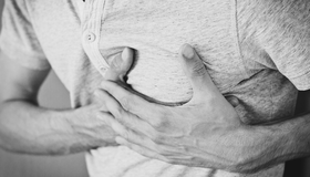Falta de ar, palpitação e incômodo no pescoço: principais sintomas do infarto relatados por Tande