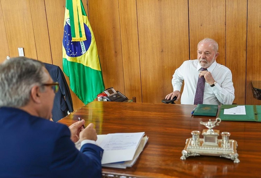 Lula e Alexandre em reunião no Palácio do Planalto: ministro se reuniu com membros do União e Republicanos, que assumem posturas distintas