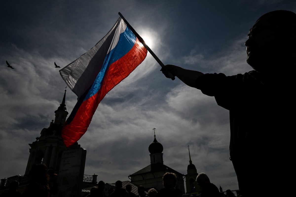 Equipe da Rússia de ginástica rítmica alega ameaça de probição de hino e bandeira e desiste de competição na Romênia
