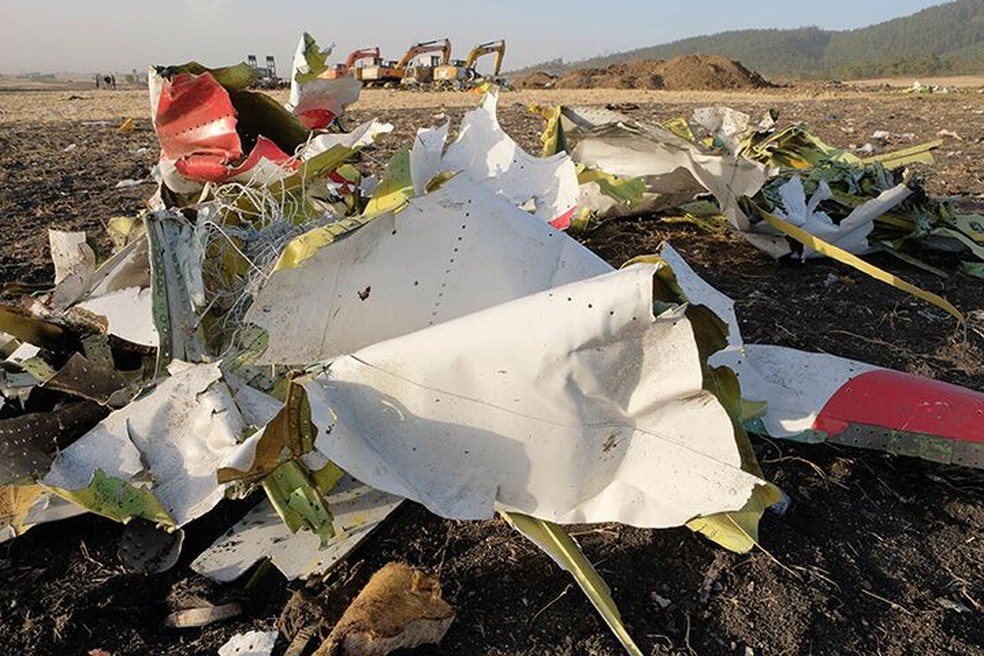 Destroços no local do acidente com avião da Boeing operado pela Ethiopian Airlines, na Etiópia, em 2019.  — Foto: Jemal Countess/Bloomberg