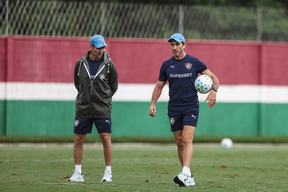Luis Zubeldía, técnico do Fluminense, em treino nesta sexta-feira — Foto: Lucas Merçon / Fluminense