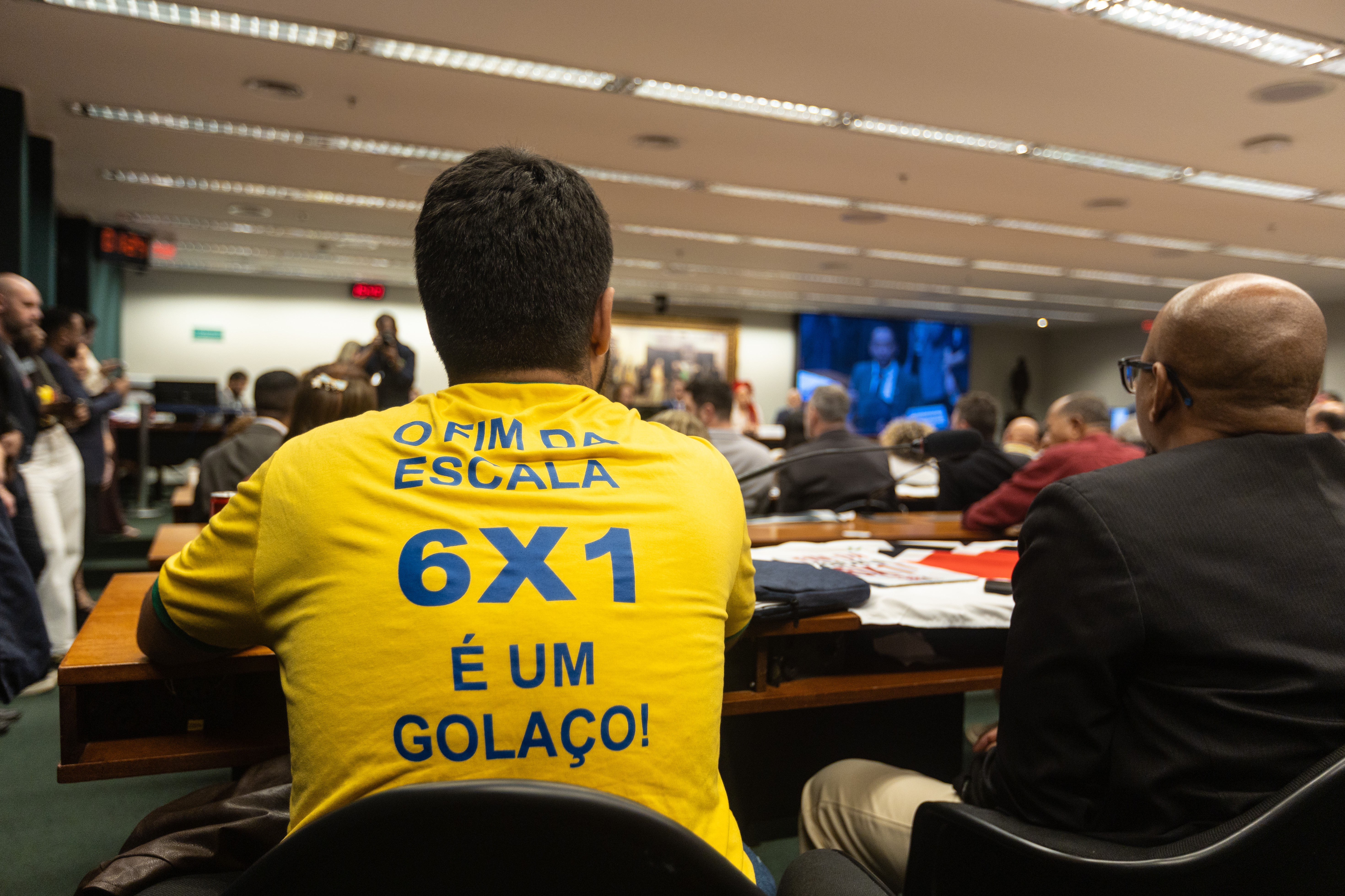 PEC do fim da escala 6x1 entra na pauta e pode ser votada no plenário da Câmara nesta quarta