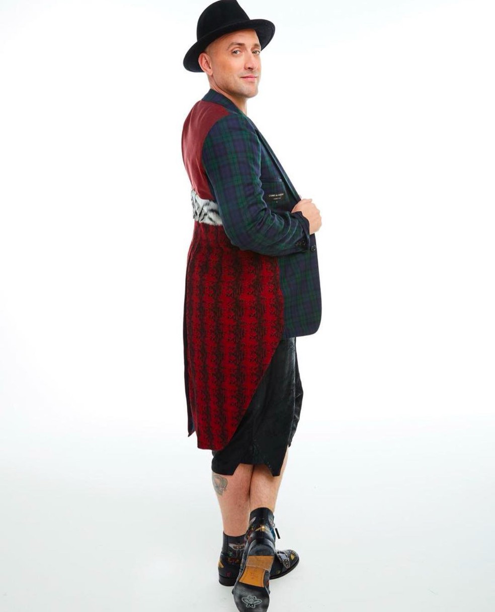 Paulo Gustavo em Blazer Wool da Comme des Garçons — Foto: Divulgação