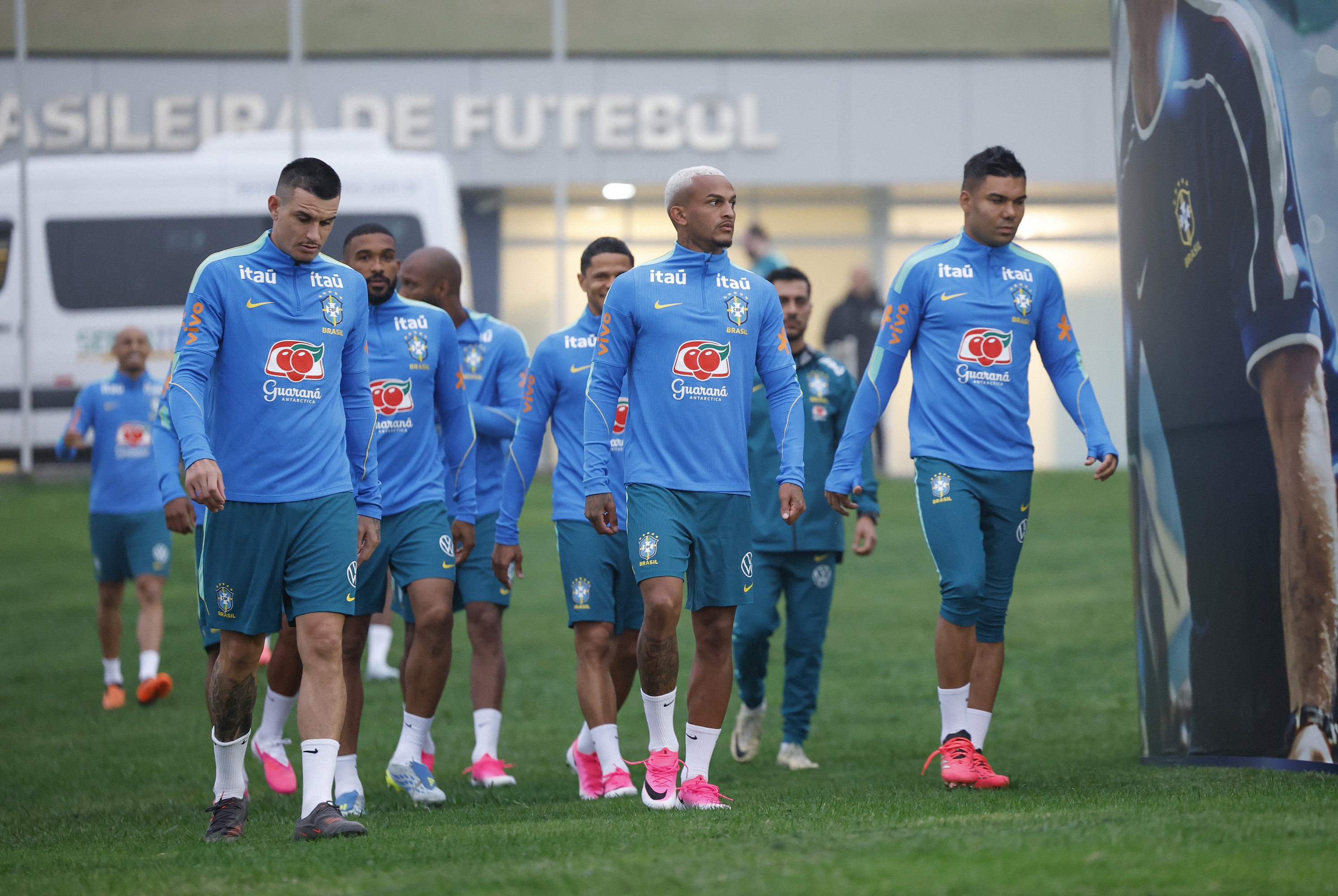 O plano da seleção para deixar todos os atletas no mesmo estágio físico até a Copa e a dificuldade em relação a Neymar