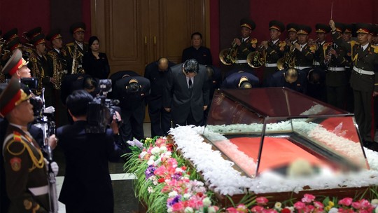 Morre, aos 94 anos, chefe de propaganda da Coreia do Norte