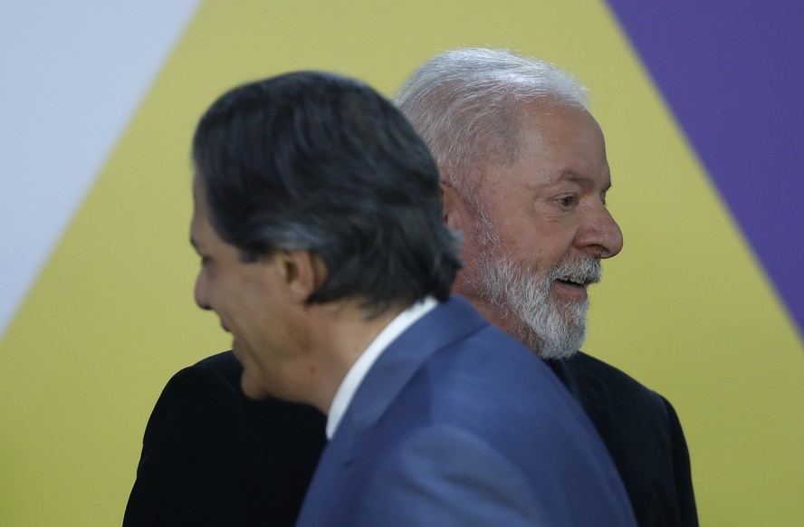 O presidente Lula com o ministro Fernando Haddad. Política econômica é mal avaliada no mercado financeiro