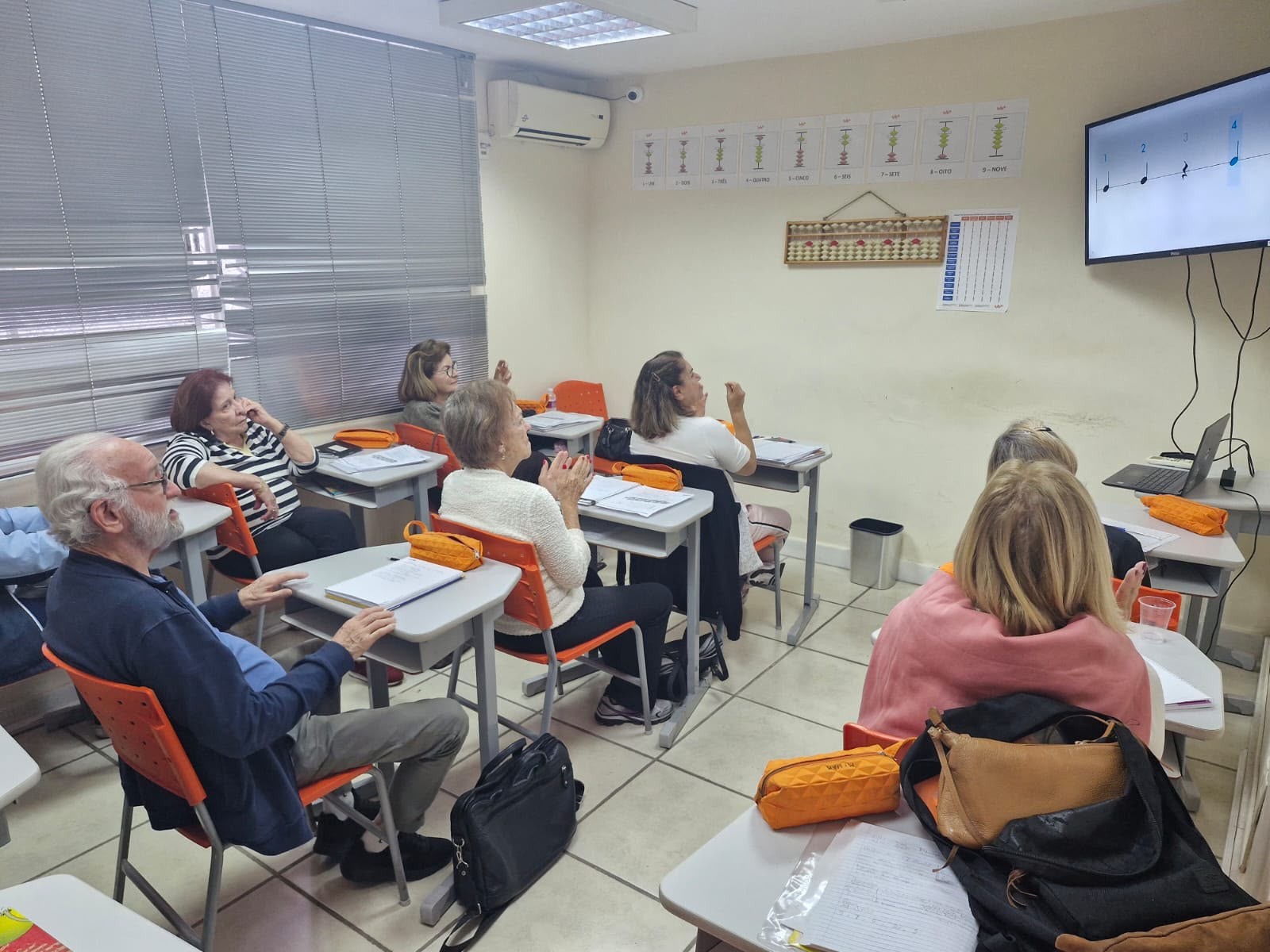 Estimulação cognitiva auxilia na autonomia dos idosos