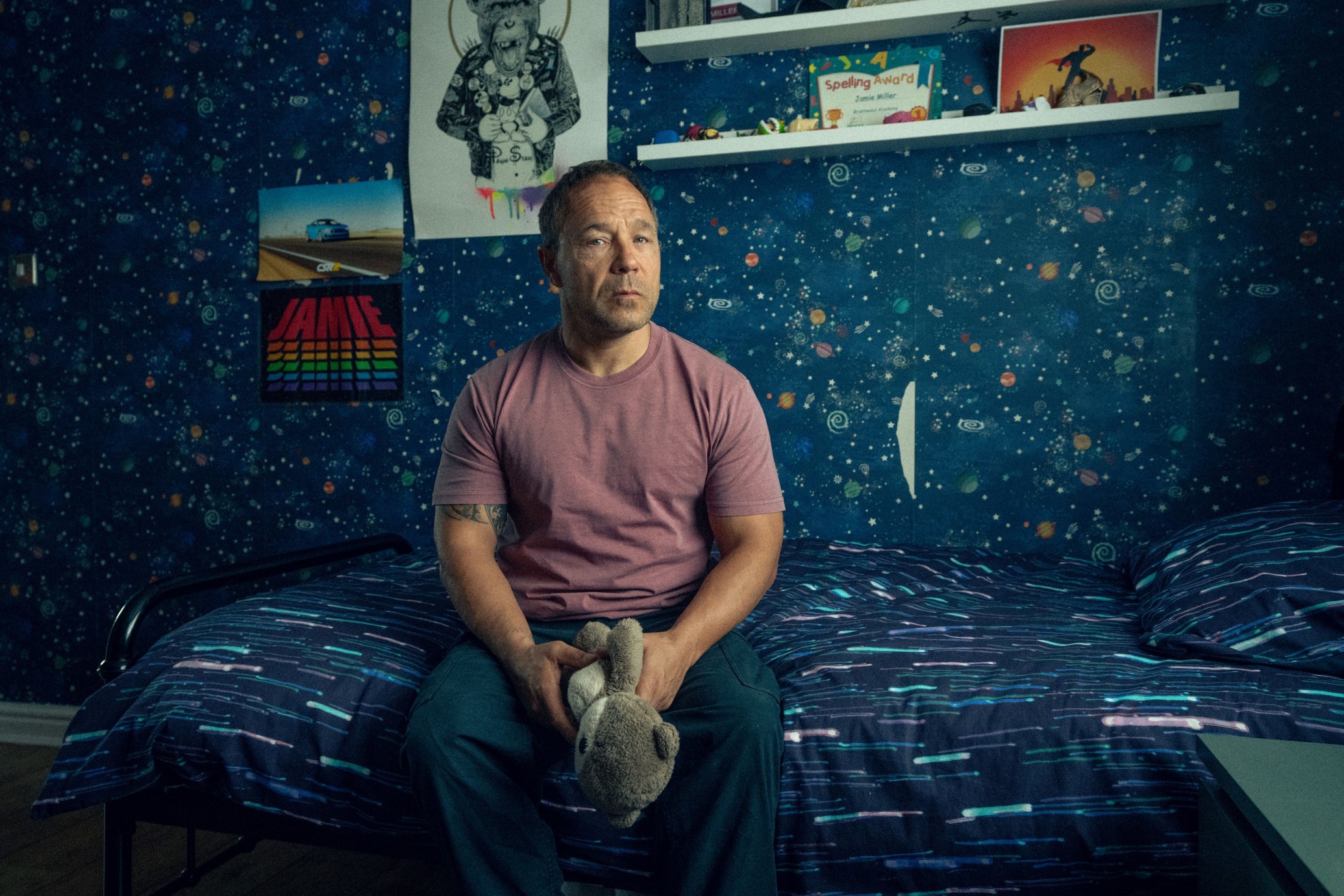 Stephen Graham, de 'Adolescência', lança projeto global para pais escreverem aos filhos