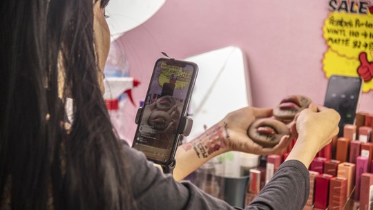 TikTok vira máquina de vendas na Ásia e vai lançar comércio de produtos nos EUA este mês 