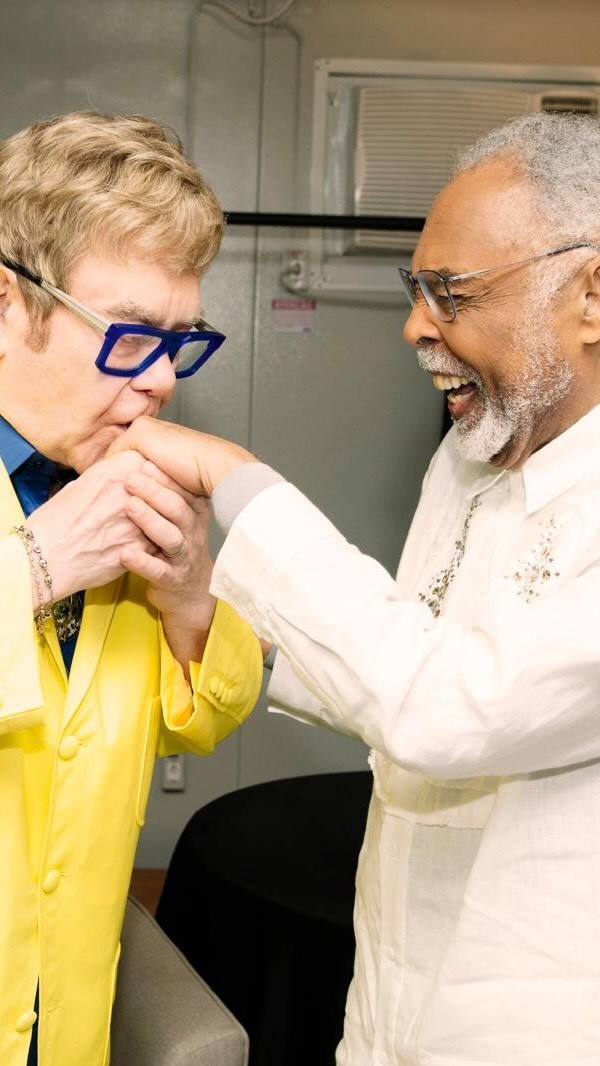 Elton John exalta Gilberto Gil como uma lenda no Rock in Rio