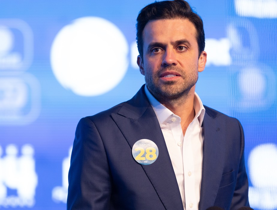 O ex-coach Pablo Maral (PRTB) durante o debate da Record no primeiro turno, em setembro
