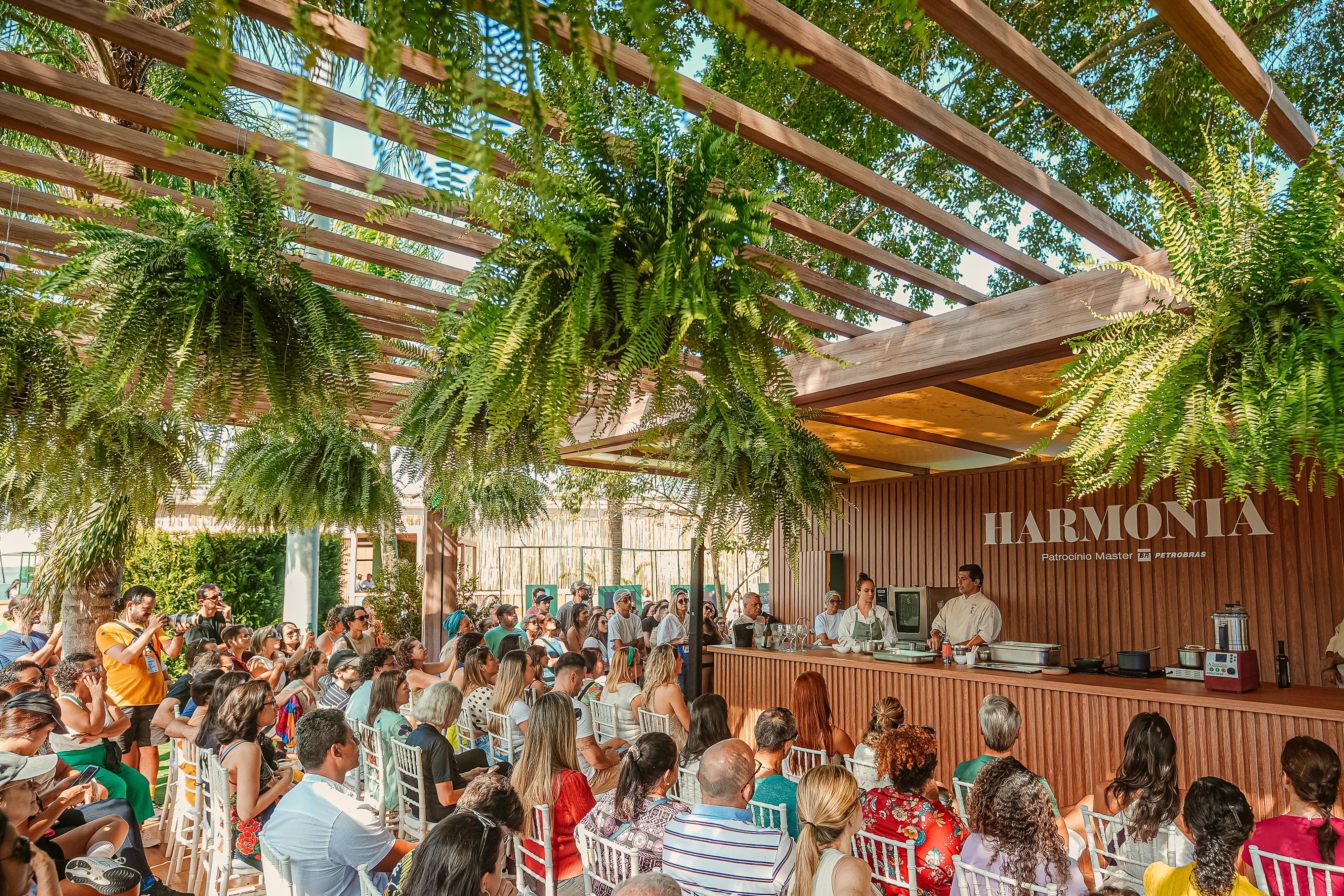 Toquinho, Roberta Sá, Jacquin, Bel Coelho: festival gratuito reúne música, gastronomia e arte na Lagoa - QTU Questões do Universo