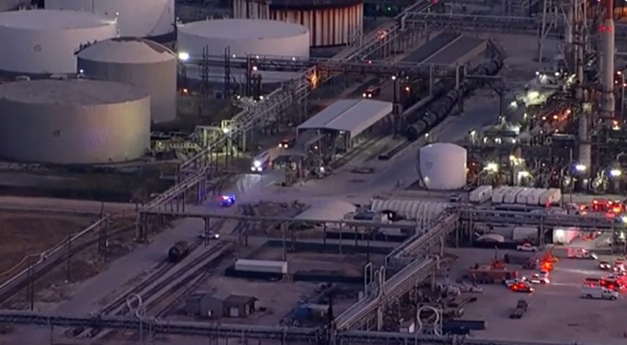 Vazamento de gás ácido em refinaria da mexicana Pemex, no Texas, deixa ...