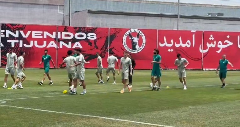 Seleção do Irã faz primeiro treino aberto à impren