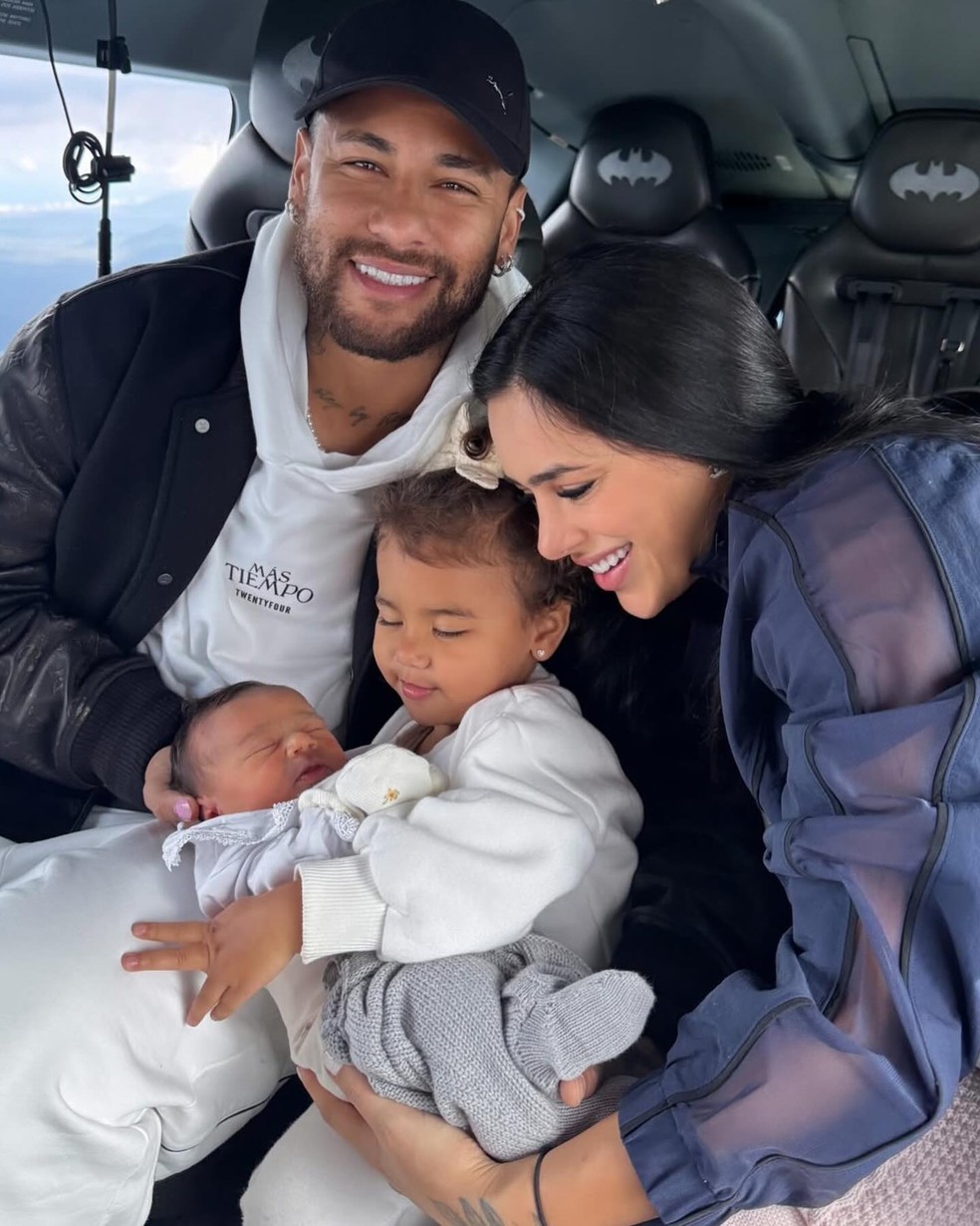 Neymar tem se destacado no convívio com Mavie e Mel, além de Bruna Biancardi e do primeiro filho, Davi Lucca — Foto: Reprodução/Instagram
