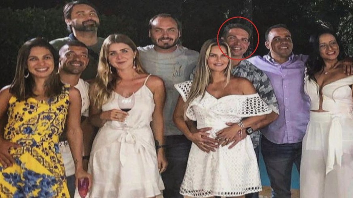 De réveillon a padrinho político, carlos bolsonaro mantém relação de proximidade com alexandre ramagem