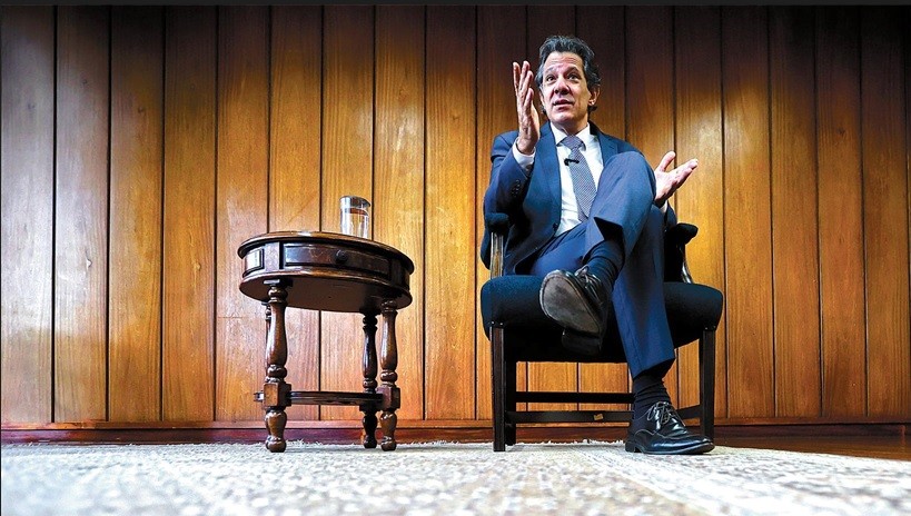 Haddad admite candidatura em S&atilde;o Paulo e diz que vai definir cargo com Lula: 'Tem que ver a composi&ccedil;&atilde;o da chapa'