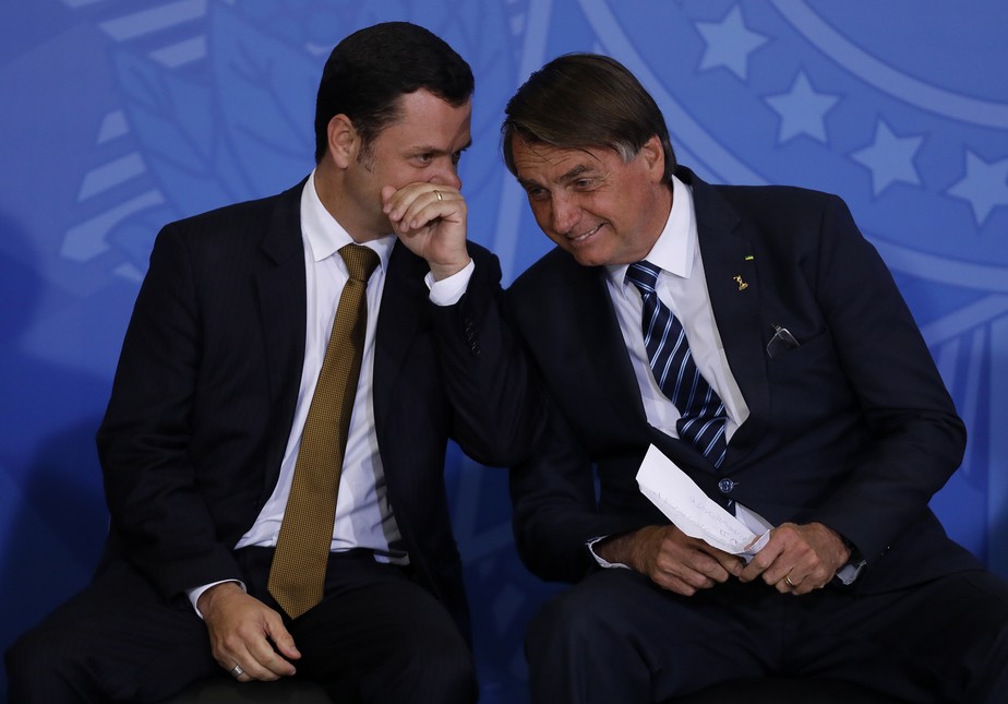 PF apreendeu na casa de Anderson Torres minuta que sugeria a Bolsonaro intervir no TSE