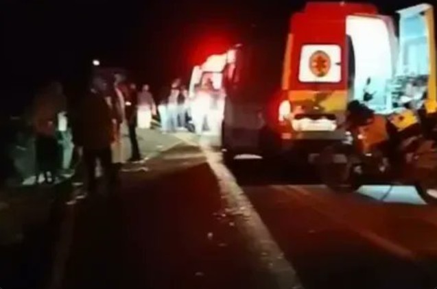 Acidente entre dois carros deixa sete mortos em rodovia na Bahia