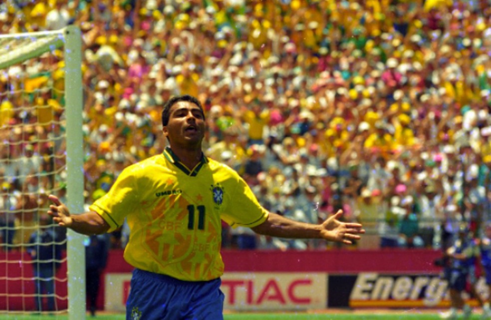 Romário comemora gol contra Camarões na Copa de 1994 — Foto: Cezar Loureiro