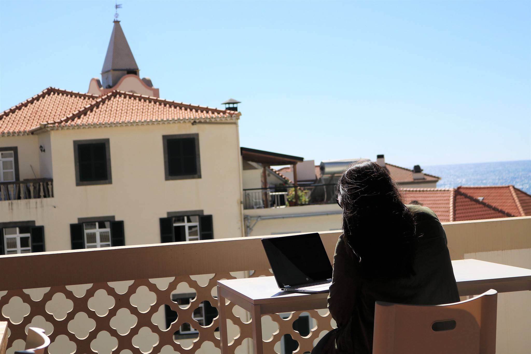 Trabalhadores brasileiros pagam R$ 35 bilhões à Previdência de Portugal