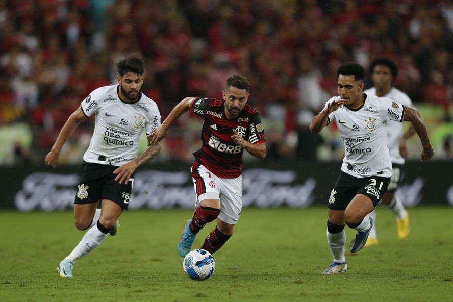No retrospecto, Corinthians tem mais sucesso decidindo fora de casa, mas na temporada o Flamengo foi melhor contra o alvinegro