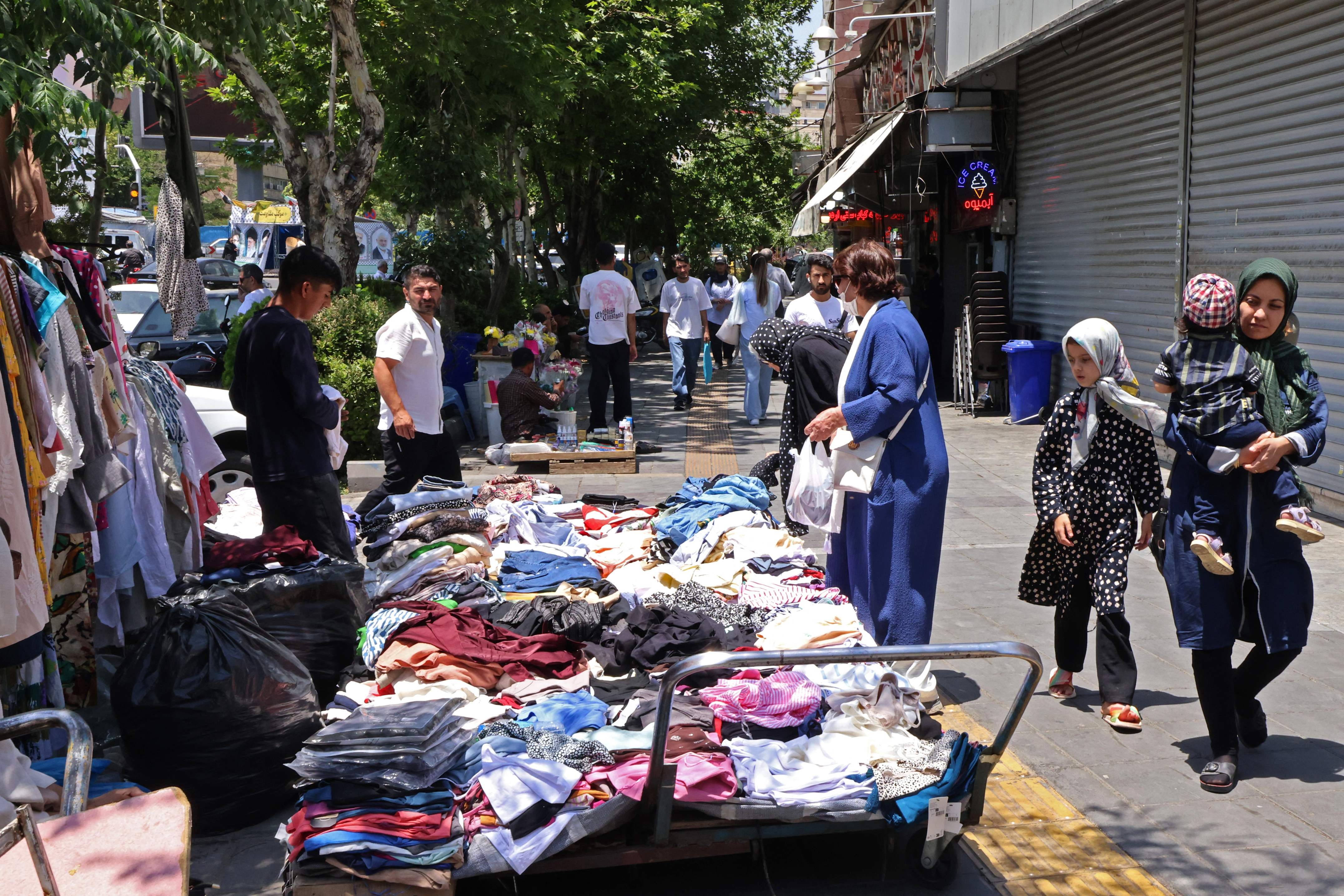 Entre ameaças de ataque e promessas de acordo, iranianos esperam pelo fim da guerra: 'Estamos fartos'