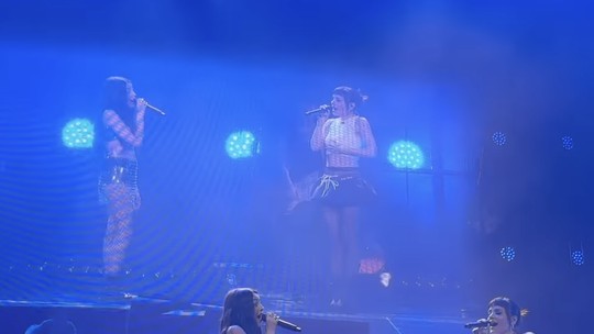 Afastada dos palcos, Lily Allen faz participação em show de Olivia Rodrigo, e fãs pedem: 'Volte a ser cantora'