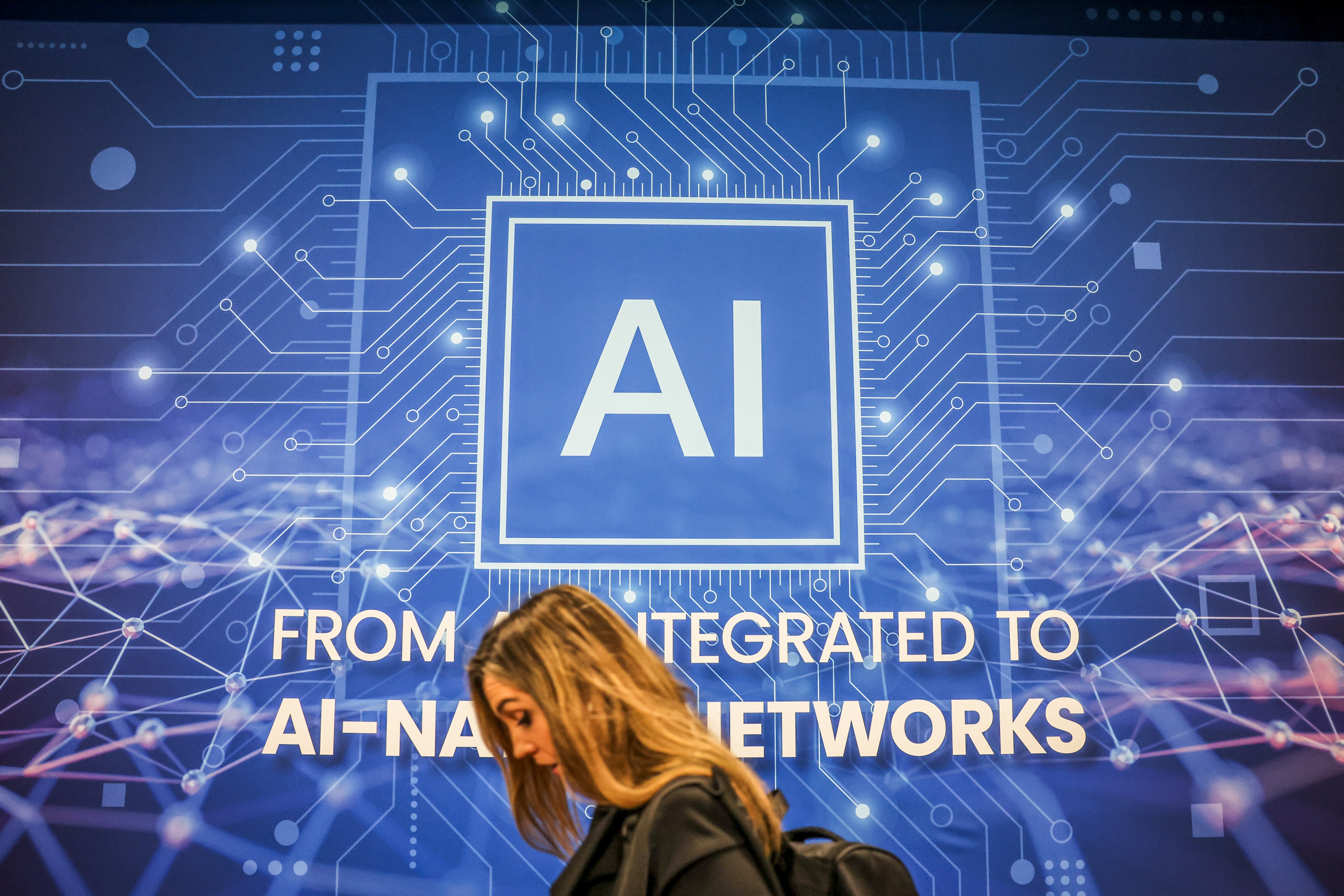 OpenAI, Meta e SpaceXAI travam disputa por modelos de IA mais eficientes e econômicos