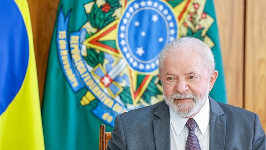 Lula tenta reviver otimismo, mas admite problemas em 3º mandato