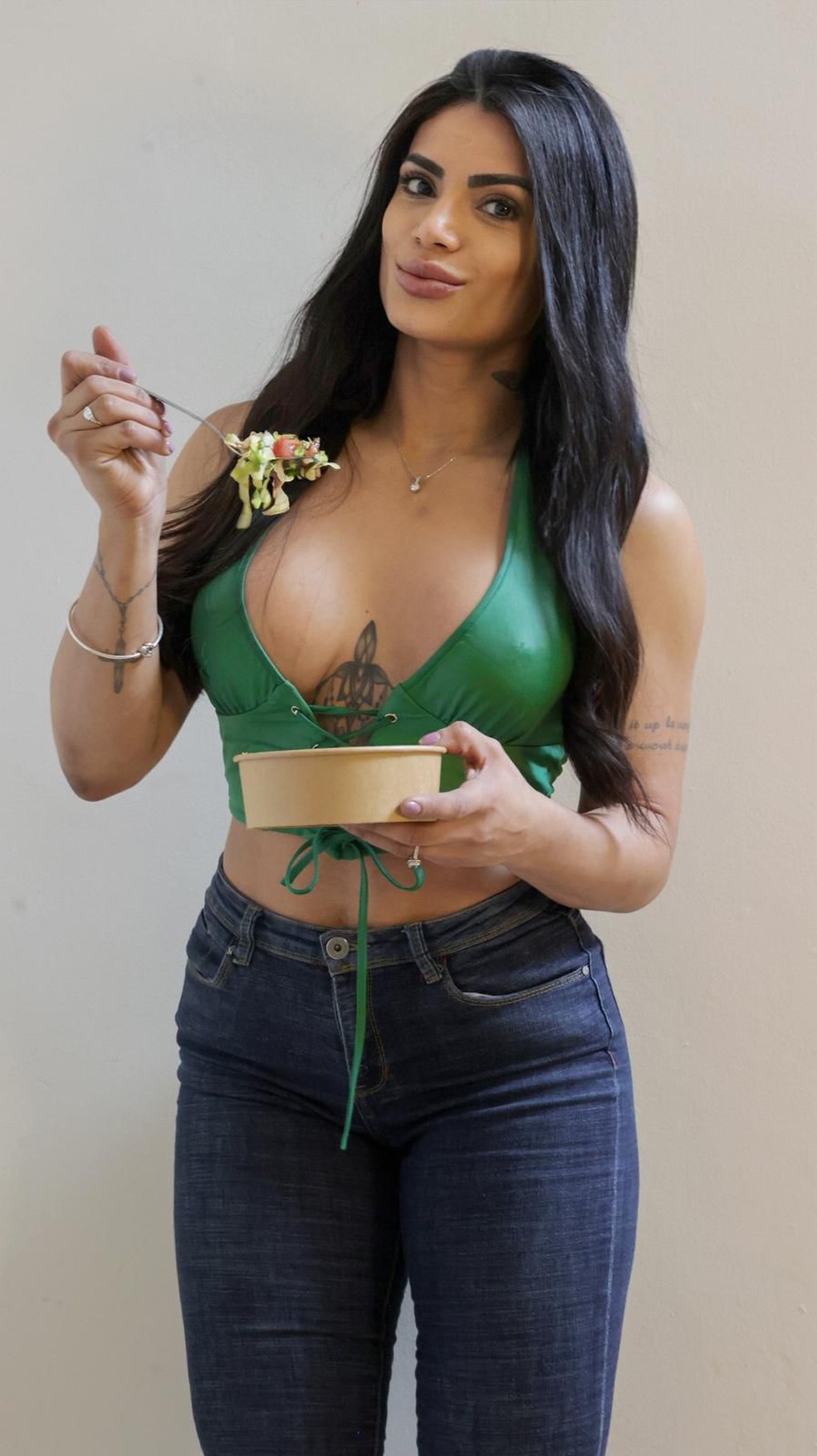 Influenciadora Vanusa Freitas segue uma dieta rigorosa baseada em alimentos naturais &mdash; Foto: Divulga&ccedil;&atilde;o