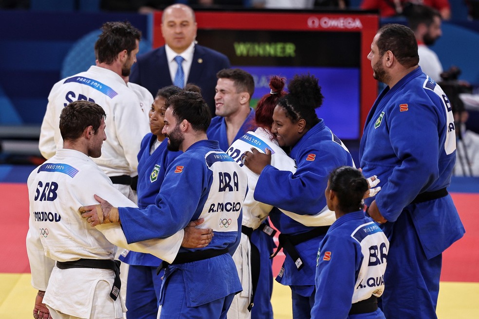 Esquipe do judô vence a Sérvia na repescagem e irá disputar o bronze — Foto: Miriam Jeske/COB