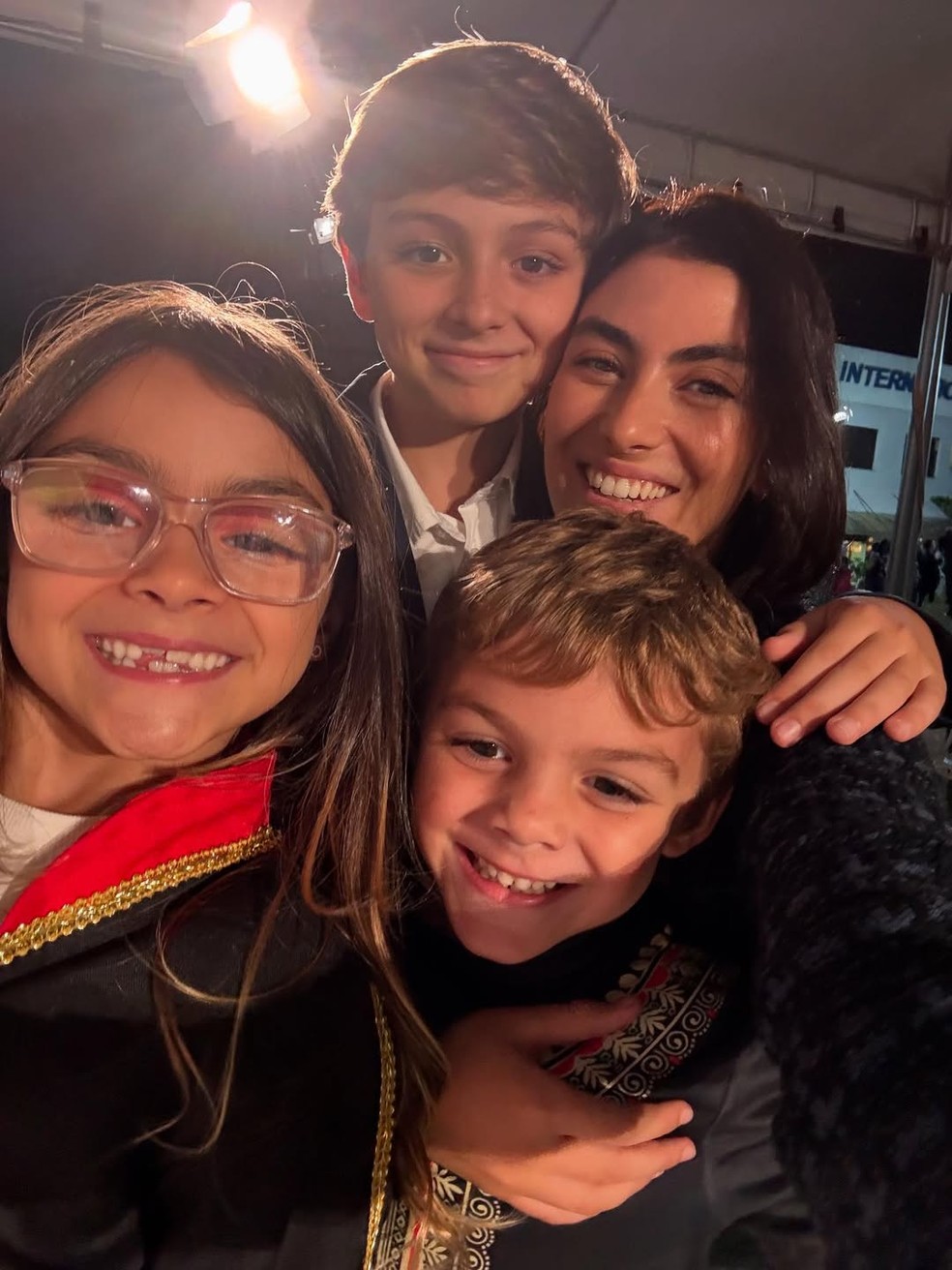 Mariana Uhlmann com os filhos — Foto: Reprodução Instagram