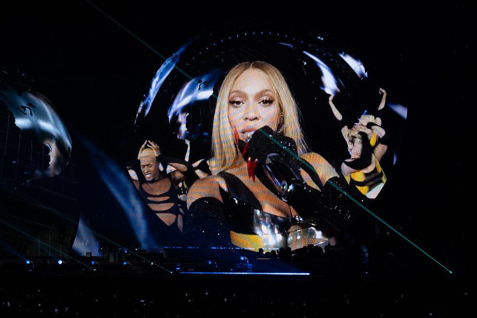 Beyoncé durante o show de abertura da turnê Renaissance — Foto: The New York Times