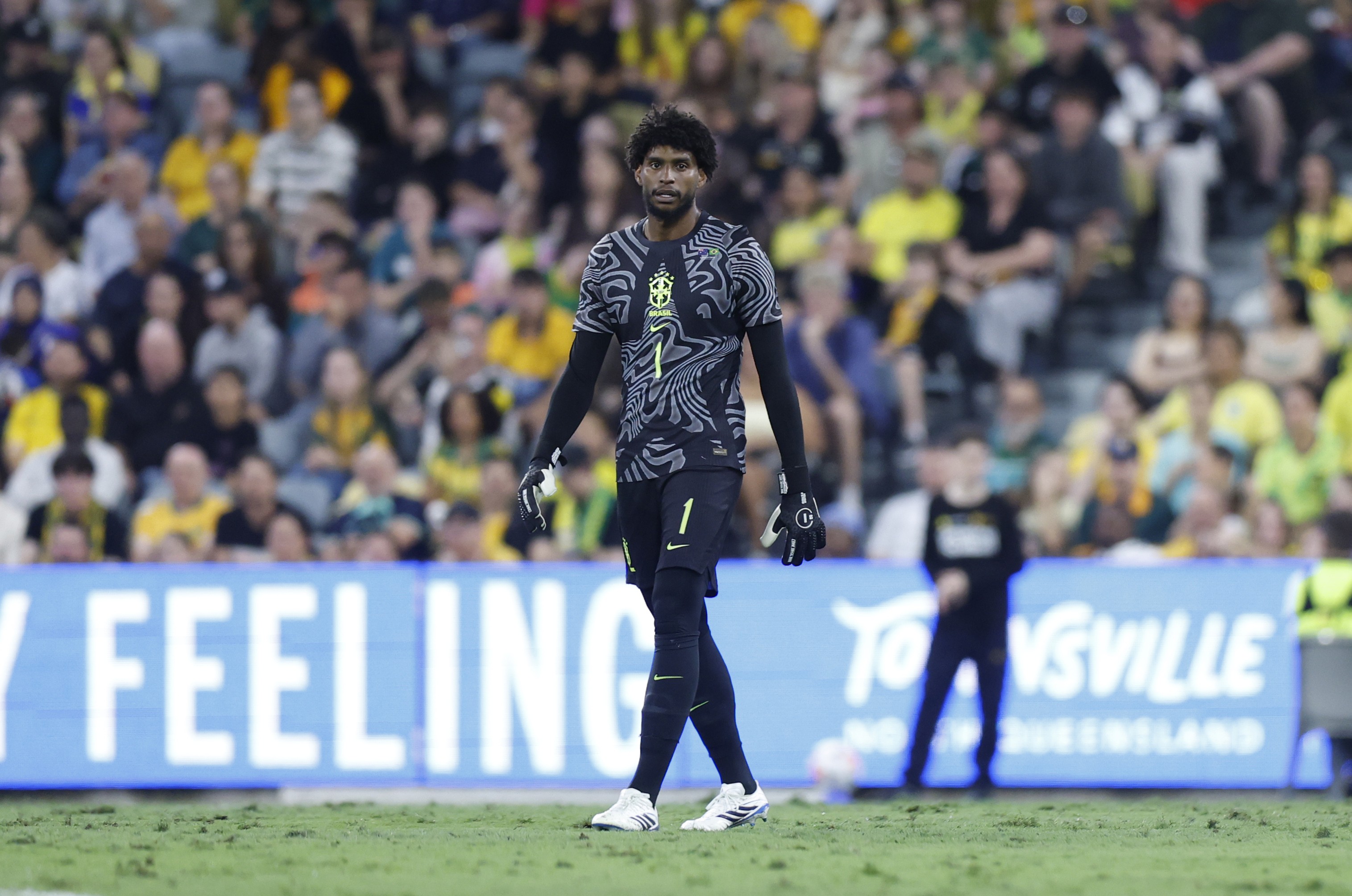 Falhou? Web critica goleiro Hugo Souza, da seleção brasileira, após ...