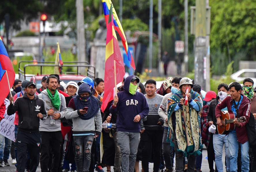 Manifestantes se reúnem no parque  El Arbolito, em Quito, para reunião com Leonidas Iza, presidente da Conaie