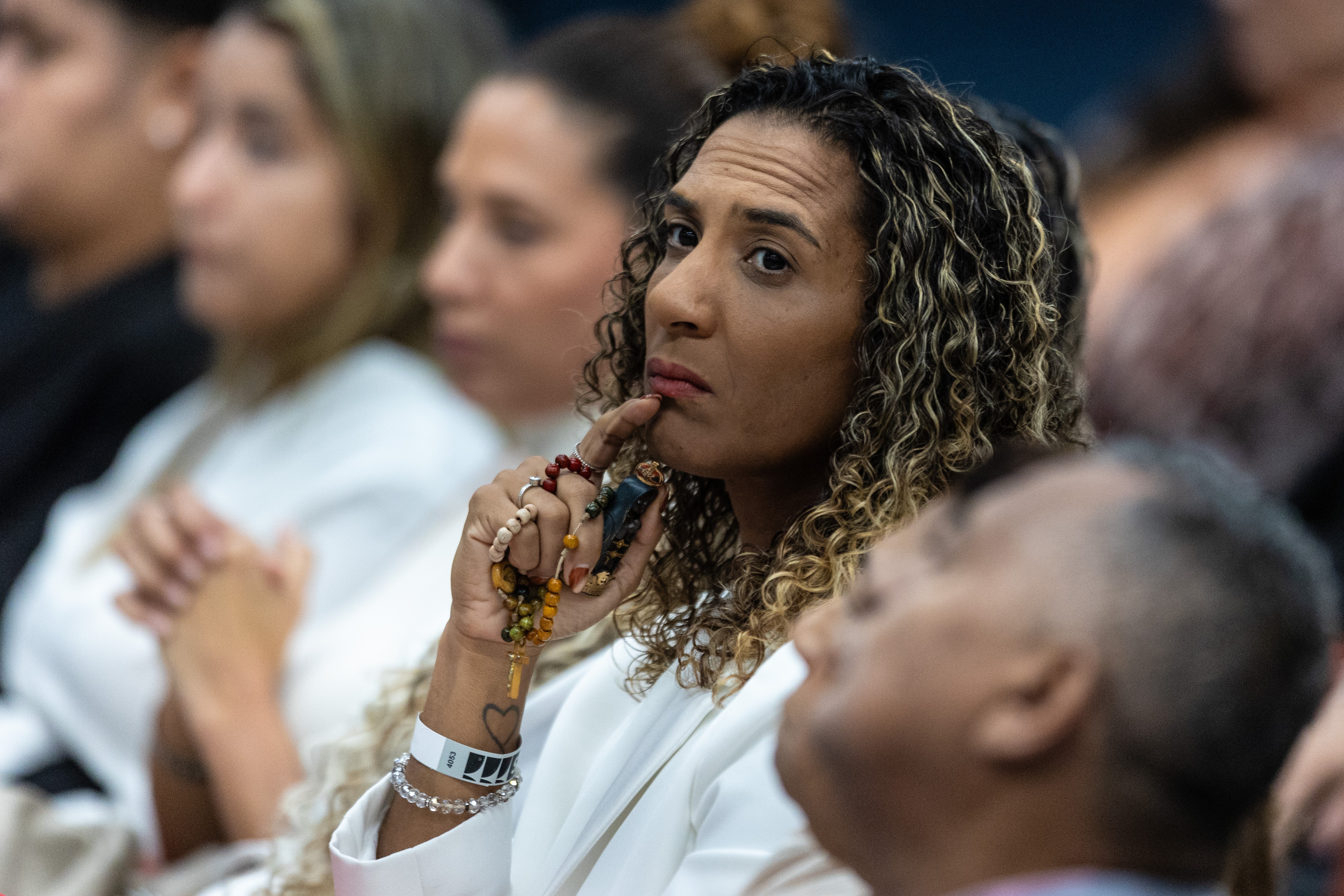 Deputada eleita aciona TRE-RJ e cobra 'campanha massiva' para divulgar locais de votação no segundo turno
